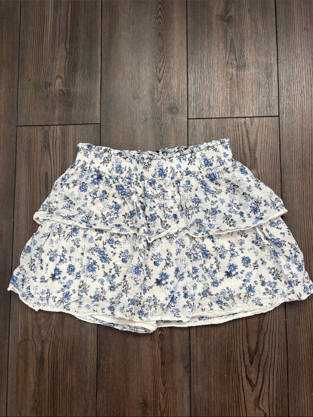 RSQ Floral Tiered Mini Skirt - White with Blue Floral